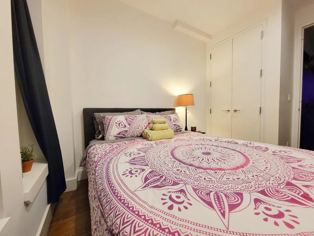 Private Room In A 4 Big 4 Room Apartament Green Point 纽约