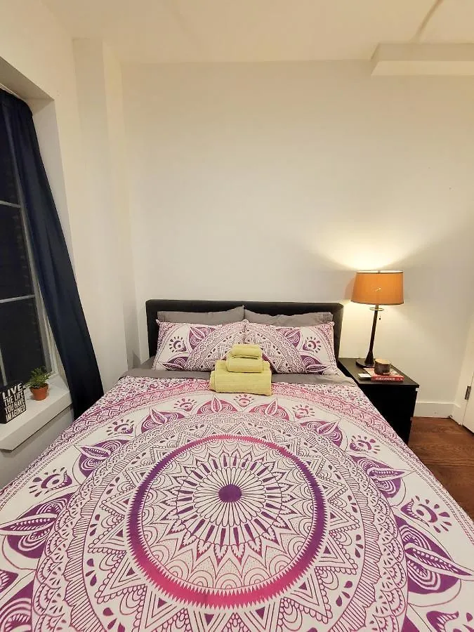 Private Room In A 4 Big 4 Room Apartament Green Point 纽约